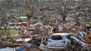 gty_joplin_tornado_thg_111208_wblog